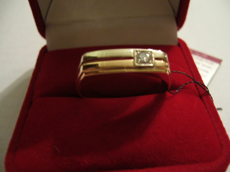 Кольцо с бриллиантом 2/2 0.13 ct 1600$