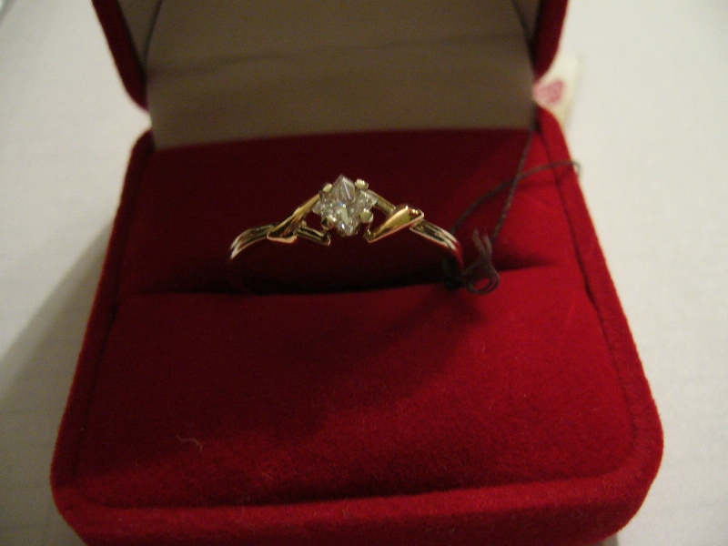 Кольцо с бриллиантом 0.27 ct 2000$