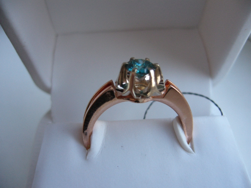 Кольцо с бриллиантом 0.56 ct 4200$