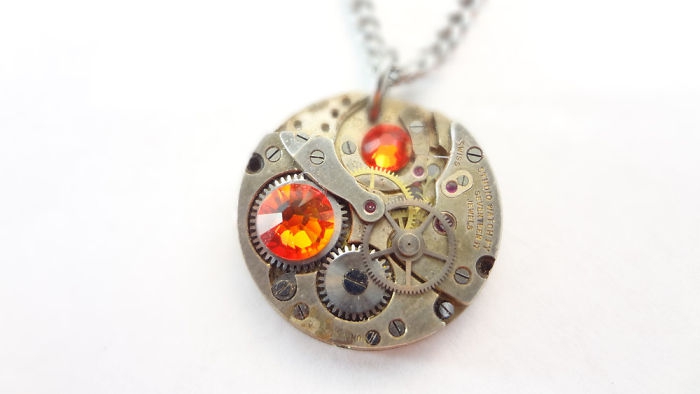 Clockwork-Orange-Necklace