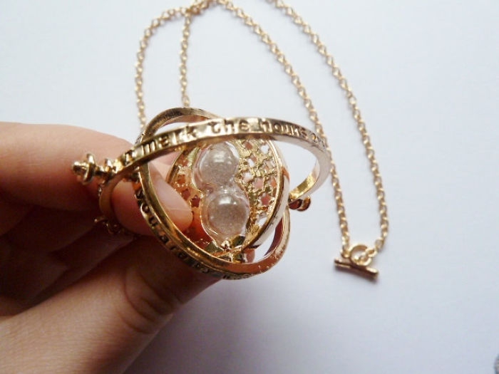 Hermiones-Time-Turner-Necklace
