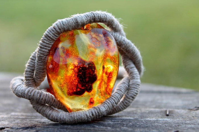The-Eye-Of-Sauron-Amber-Bracelet