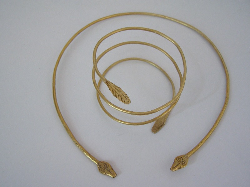 гривна и браслет, 2-3 век. Вес 70 гр.JPG