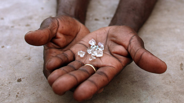 29_blooddiamond_r_w.jpg