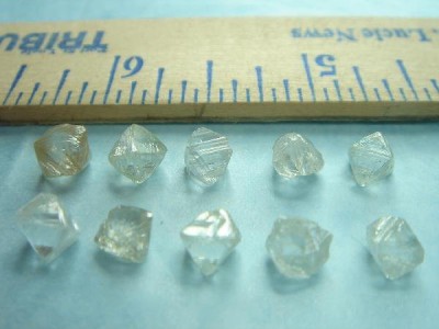 NATURAL_ROUGH_DIAMONDS.jpg